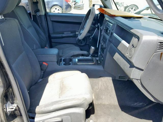 1J8HH48K18C208545 - 2008 JEEP COMMANDER BLACK photo 5