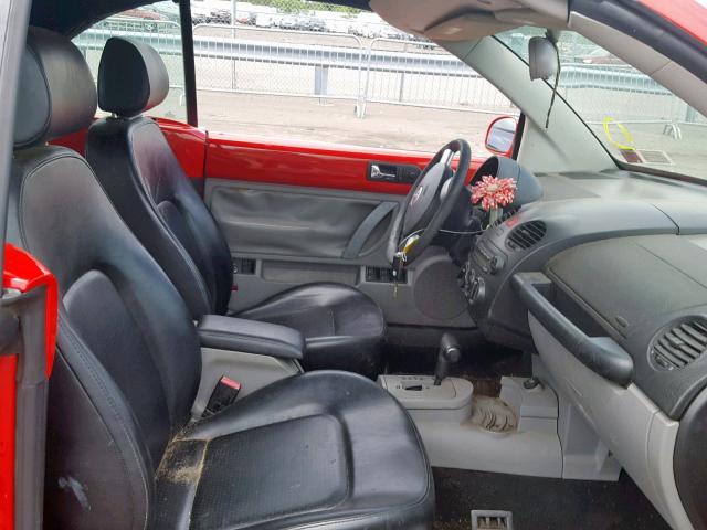 3VWBM31Y14M339935 - 2004 VOLKSWAGEN NEW BEETLE წითელი ფოტო 5