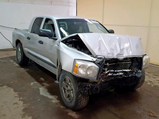 1D7HW48N06S641421 - 2006 DODGE DAKOTA QUA SILVER photo 1