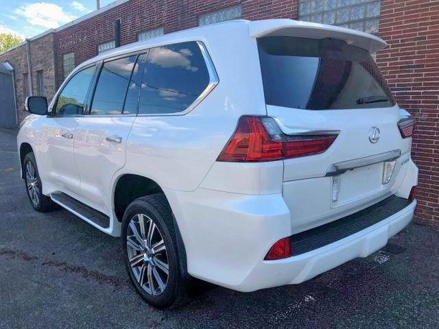 JTJHY7AX2G4201611 - 2016 LEXUS LX 570 WHITE photo 4