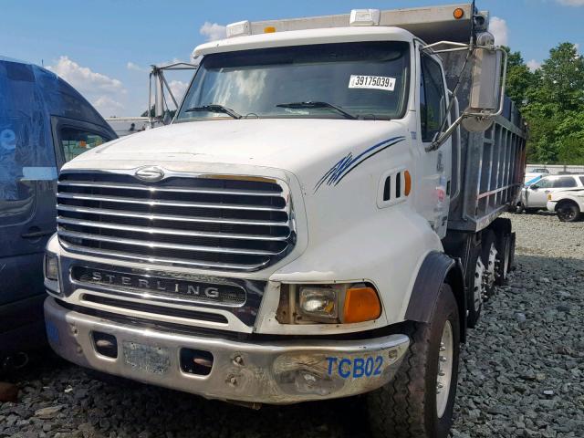 2FZHAZCV04AM38011 - 2004 STERLING TRUCK LT 9500 WHITE photo 2