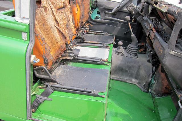 SALLDVAB8AA300518 - 1987 LAND ROVER DEFENDER 9 GREEN photo 8