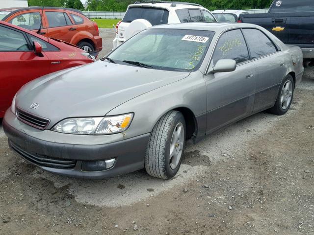 JT8BF28G210291573 - 2001 LEXUS ES 300 GRAY photo 2