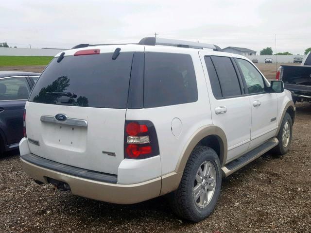 1FMEU74E97UB55332 - 2007 FORD EXPLORER E WHITE photo 4