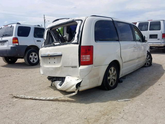 2A4RR5D19AR176415 - 2010 CHRYSLER TOWN & COU WHITE photo 4