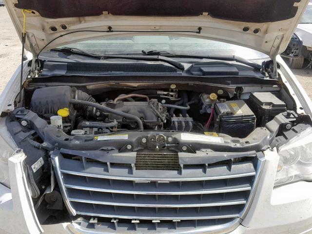 2A4RR5D19AR176415 - 2010 CHRYSLER TOWN & COU WHITE photo 7