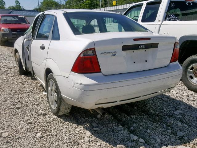 1FAHP34N77W353709 - 2007 FORD FOCUS ZX4 WHITE photo 3