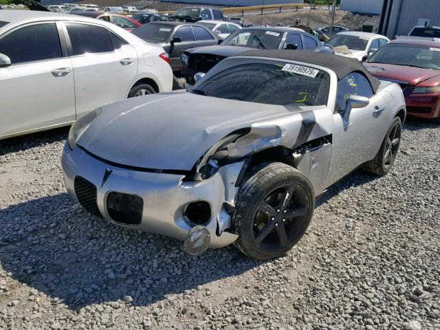 1G2MN35B29Y105950 - 2009 PONTIAC SOLSTICE SILVER photo 2