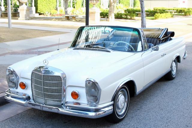 1110211084238 - 1966 MERCEDES-BENZ 250SE WHITE photo 2