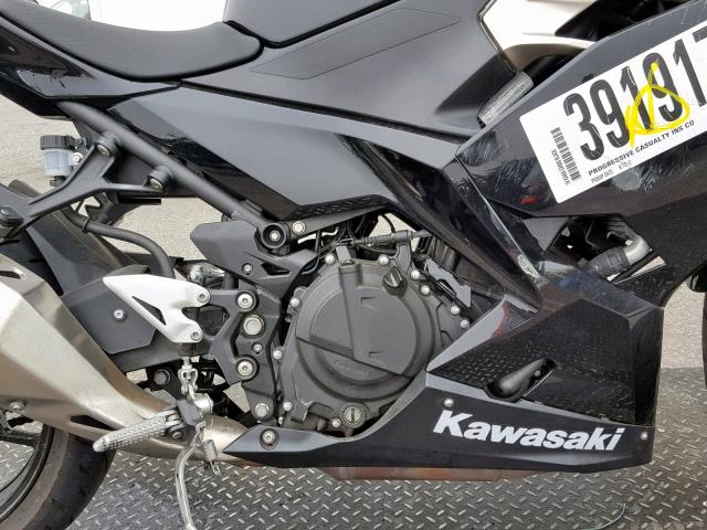 JKAEXKG15JDA08050 - 2018 KAWASAKI EX400 BLACK photo 7