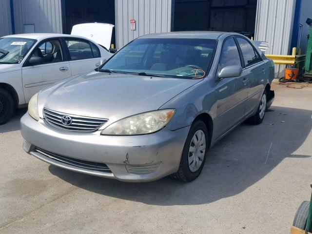 4T1BE32K16U709950 - 2006 TOYOTA CAMRY LE SILVER photo 2