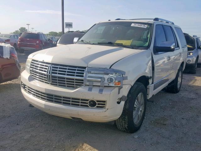 5LMFU27597LJ18271 - 2007 LINCOLN NAVIGATOR WHITE photo 2