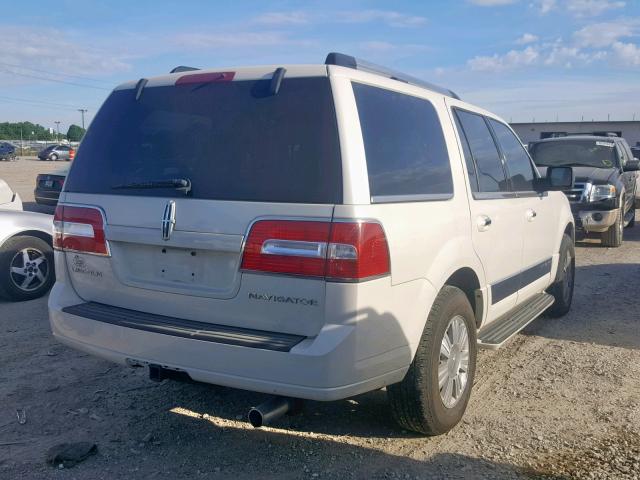 5LMFU27597LJ18271 - 2007 LINCOLN NAVIGATOR WHITE photo 4
