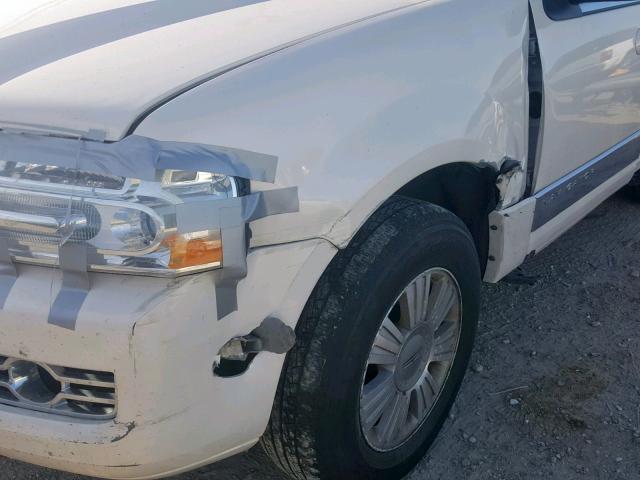 5LMFU27597LJ18271 - 2007 LINCOLN NAVIGATOR WHITE photo 9