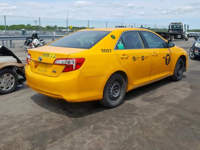 4T1BD1FK5EU138754 - 2014 TOYOTA CAMRY HYBR YELLOW photo 4