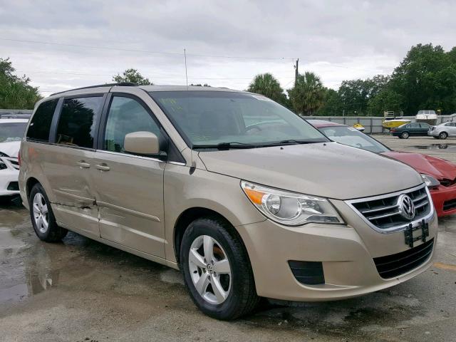 2V8HW34159R578317 - 2009 VOLKSWAGEN ROUTAN SE TAN photo 1