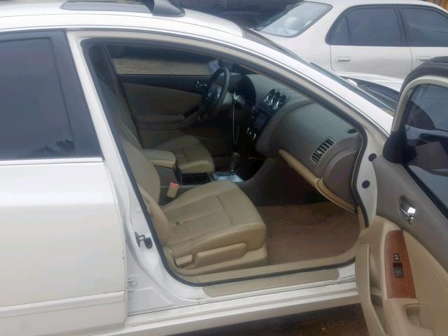 1N4BL21E88N528959 - 2008 NISSAN ALTIMA 3.5 WHITE photo 5