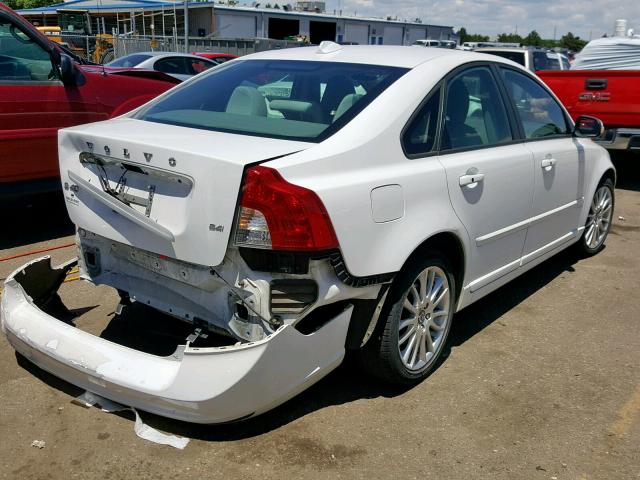 YV1382MS8A2501120 - 2010 VOLVO S40 2.4I WHITE photo 4