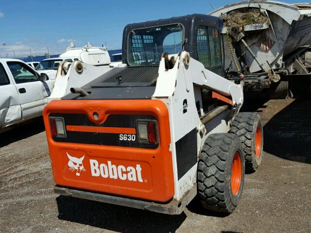 A3NT15991 - 2013 BOBCAT S630  WHITE photo 4