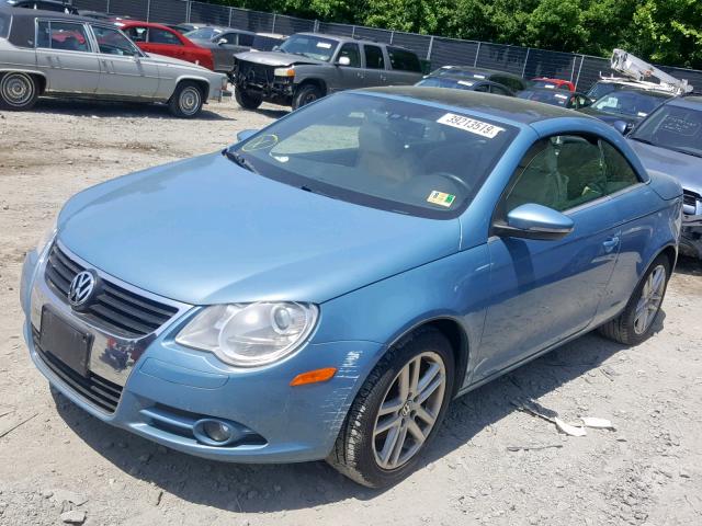 WVWFA71F39V012761 - 2009 VOLKSWAGEN EOS LUX 蓝色 照片 2