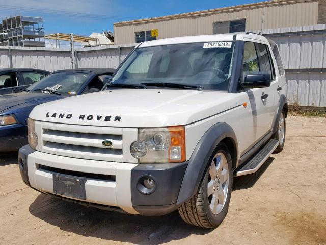 SALAG25455A337152 - 2005 LAND ROVER LR3 HSE WHITE photo 2