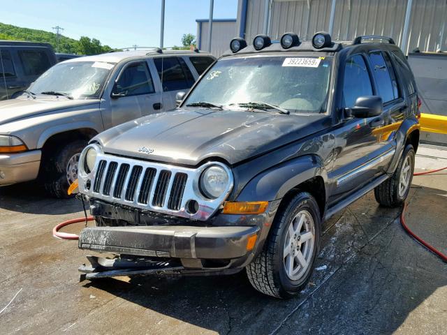 1J4GK58K65W515675 - 2005 JEEP LIBERTY LI GREEN photo 2