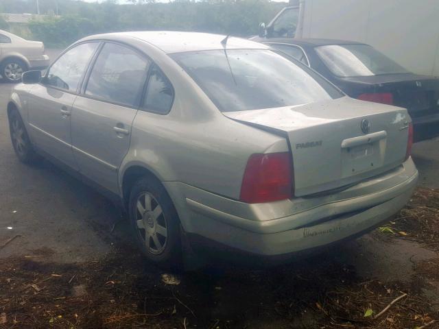 WVWTH23B6YE266023 - 2000 VOLKSWAGEN PASSAT GLS SILVER photo 3