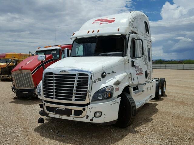 3AKJGLDR7HSHF7848 - 2017 FREIGHTLINER CASCADIA 1 WHITE photo 2