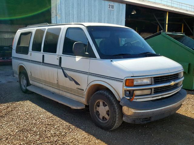 1GBFG15M8T1011242 - 1996 CHEVROLET G10 WHITE photo 1