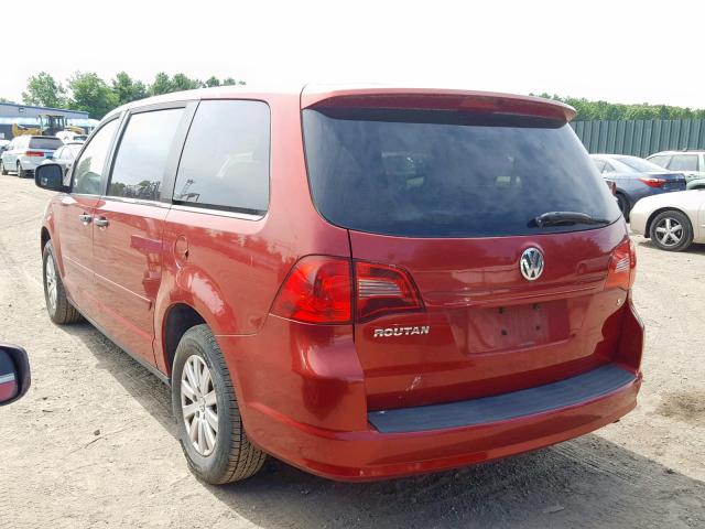 2V8HW44179R599577 - 2009 VOLKSWAGEN ROUTAN S RED photo 3