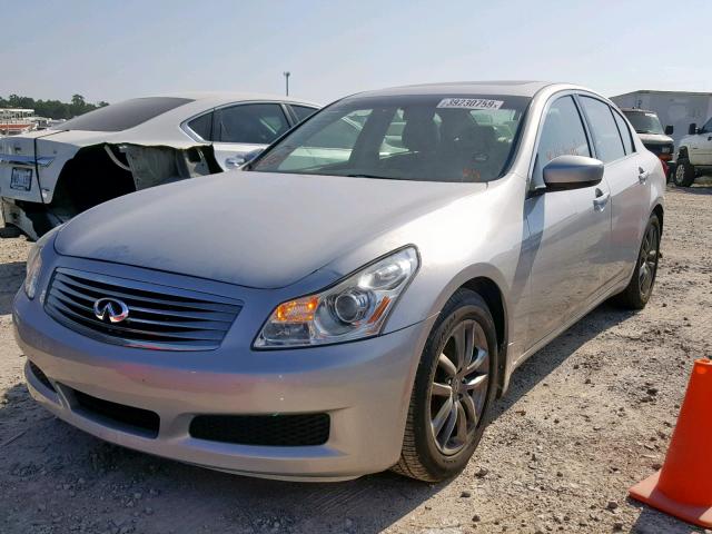 JNKCV61E19M305703 - 2009 INFINITI G37 BASE GRAY photo 2