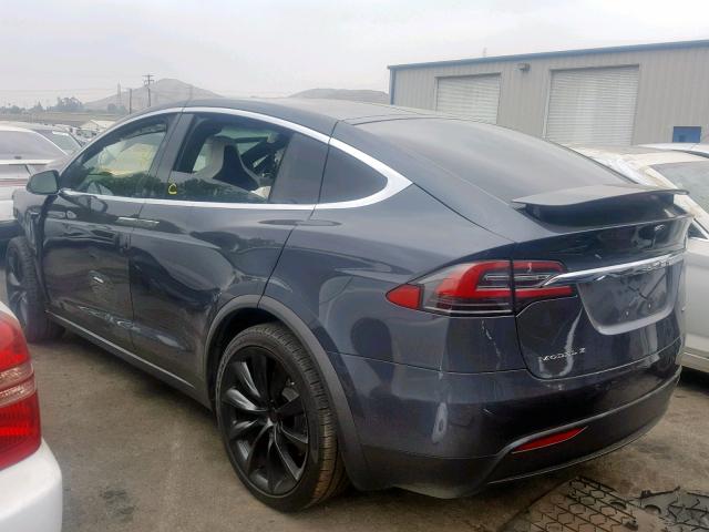 5YJXCBE26HF066612 - 2017 TESLA MODEL X GRAY photo 3