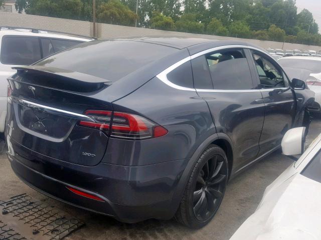 5YJXCBE26HF066612 - 2017 TESLA MODEL X GRAY photo 4