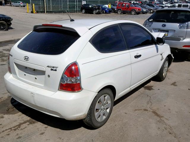 KMHCM3AC3AU150539 - 2010 HYUNDAI ACCENT BLU WHITE photo 4