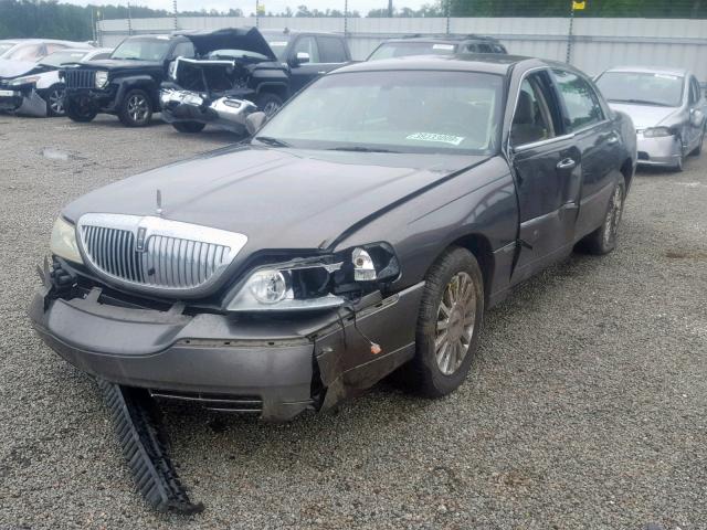 1LNHM81W83Y631203 - 2003 LINCOLN TOWN CAR E GRAY photo 2