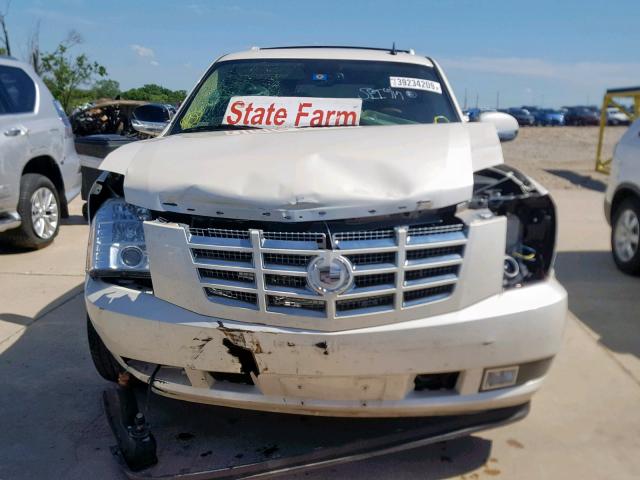 1GYUKAEF0AR112237 - 2010 CADILLAC ESCALADE WHITE photo 9