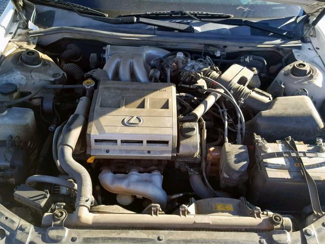 JT8BF28G7W5043717 - 1998 LEXUS ES 300 WHITE photo 7