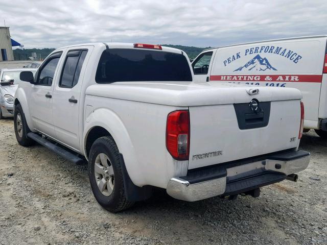 1N6AD07U59C419326 - 2009 NISSAN FRONTIER C WHITE photo 3