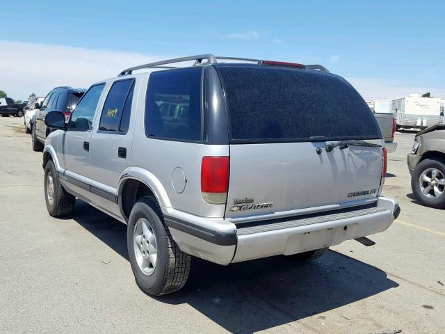 1GNDT13W3V2105343 - 1997 CHEVROLET BLAZER SILVER photo 3