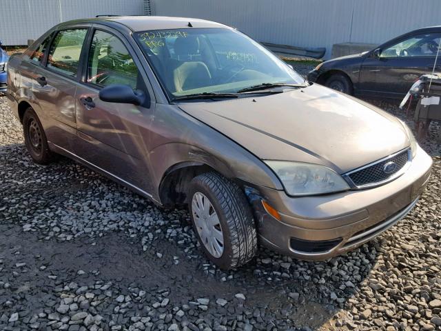 1FAFP34N15W260379 - 2005 FORD FOCUS ZX4 GOLD photo 1