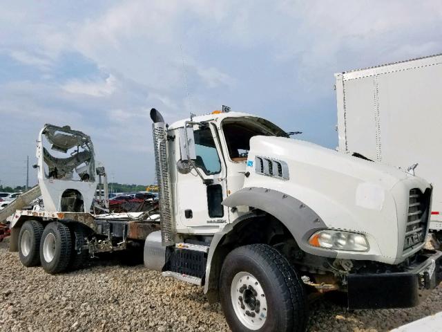 1M2AX18CXDM023445 - 2013 MACK 800 GU800 WHITE photo 1