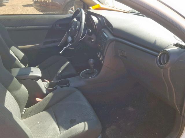 JTKJF5C78D3048738 - 2013 TOYOTA SCION TC თეთრი ფოტო 5