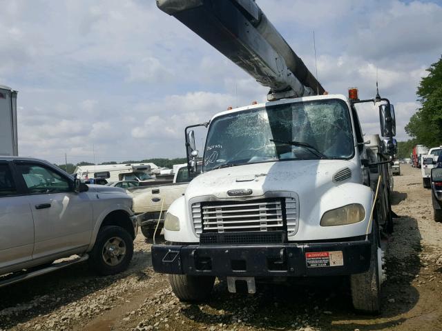 1FVACYAK84HM61677 - 2004 FREIGHTLINER M2 106 MED WHITE photo 2