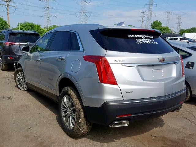 1GYKNDRS1KZ200268 - 2019 CADILLAC XT5 LUXURY SILVER photo 3