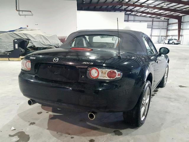 JM1NC25F360108367 - 2006 MAZDA MX-5 MIATA BLACK photo 4