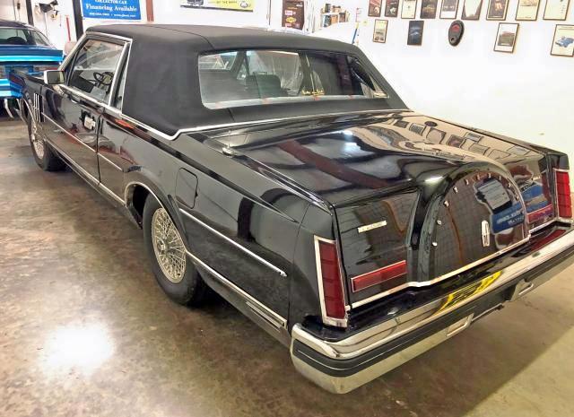 1MRBP95F1CY640999 - 1982 LINCOLN MARK VI BLACK photo 3