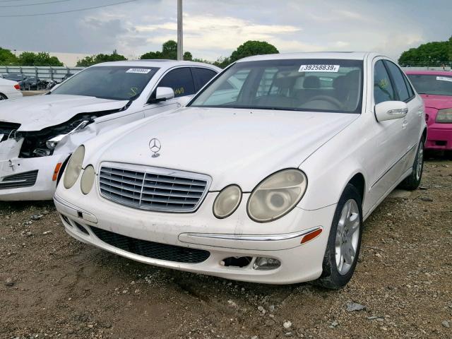 WDBUF65J73A100081 - 2003 MERCEDES-BENZ E 320 WHITE photo 2