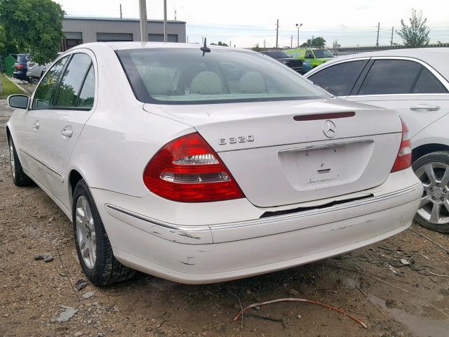 WDBUF65J73A100081 - 2003 MERCEDES-BENZ E 320 WHITE photo 3