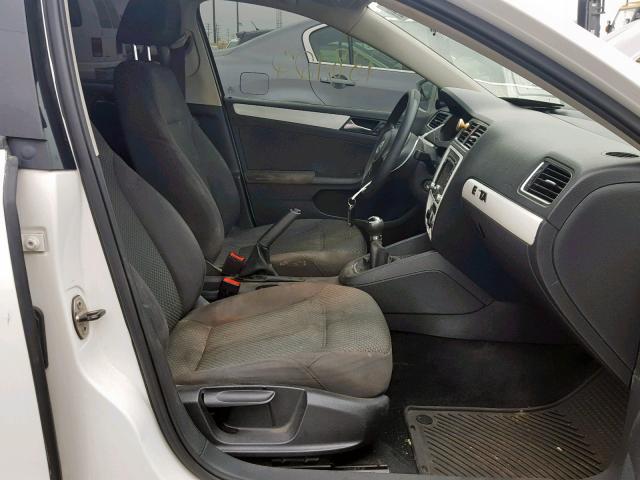 3VW1K7AJXBM029839 - 2011 VOLKSWAGEN JETTA BASE 白色 照片 5