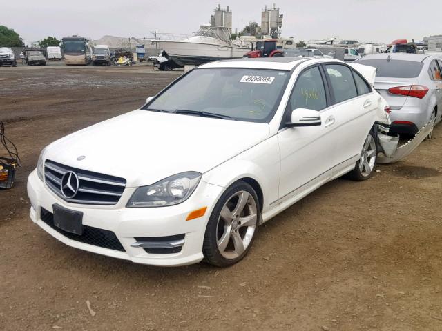 WDDGF4HB2EA967257 - 2014 MERCEDES-BENZ C 250 WHITE photo 2